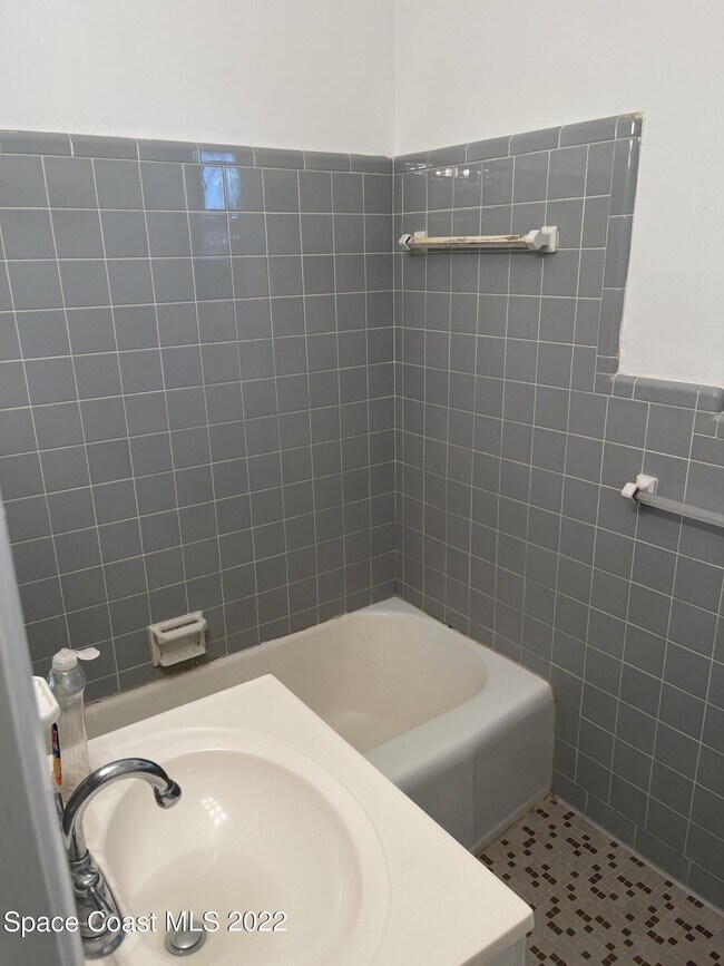 Building Photo - 1210 Princeton Rd