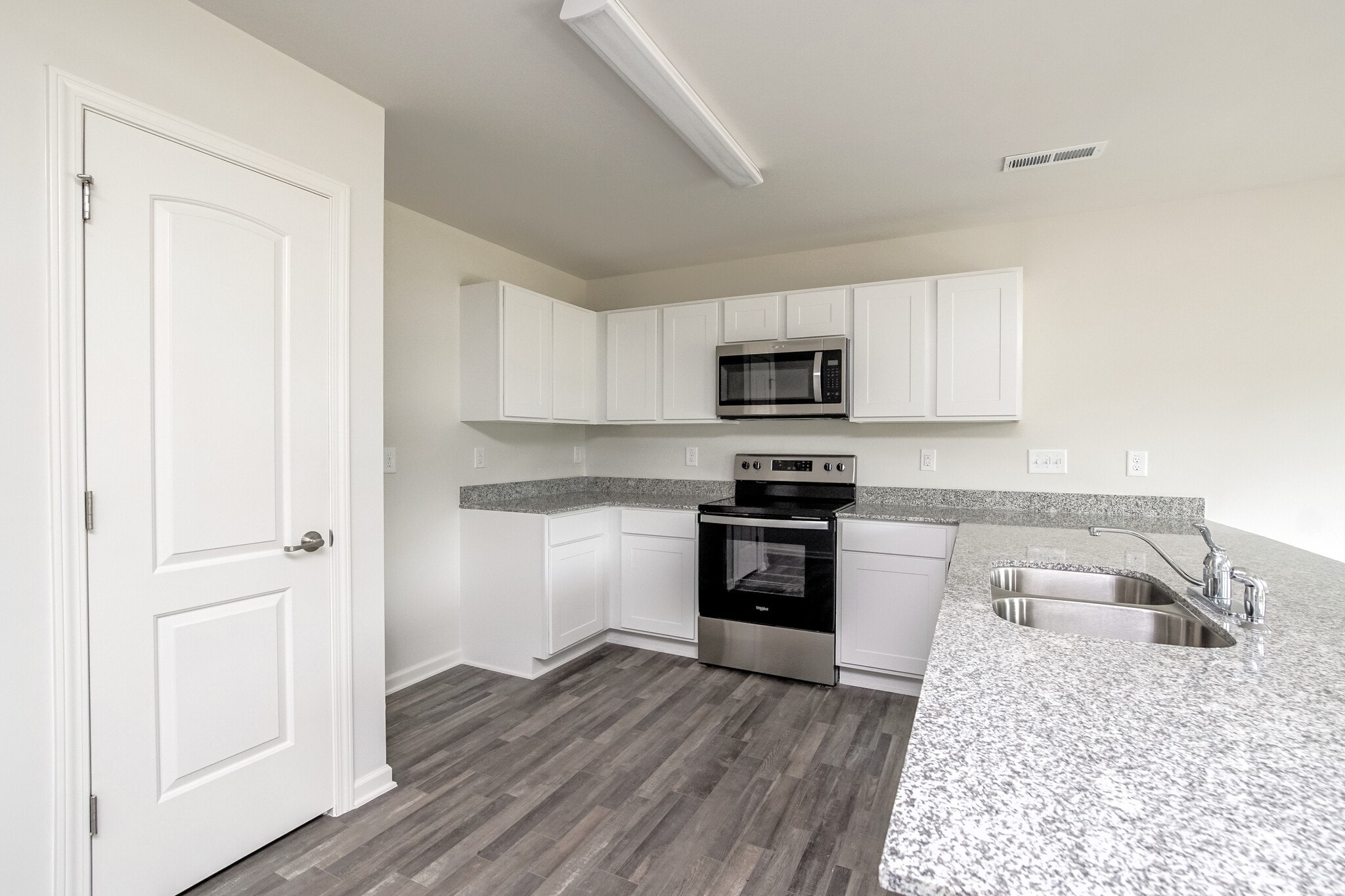 Building Photo - 1059 Manor Dr