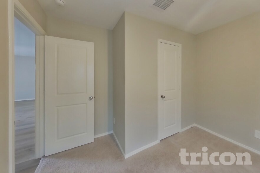 Building Photo - 2603 Khaju Grv