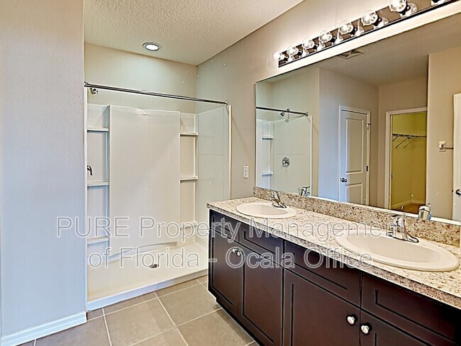 Building Photo - 9730 Pepper Tree Pl