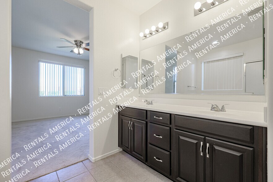 Building Photo - 15734 W McKinley St