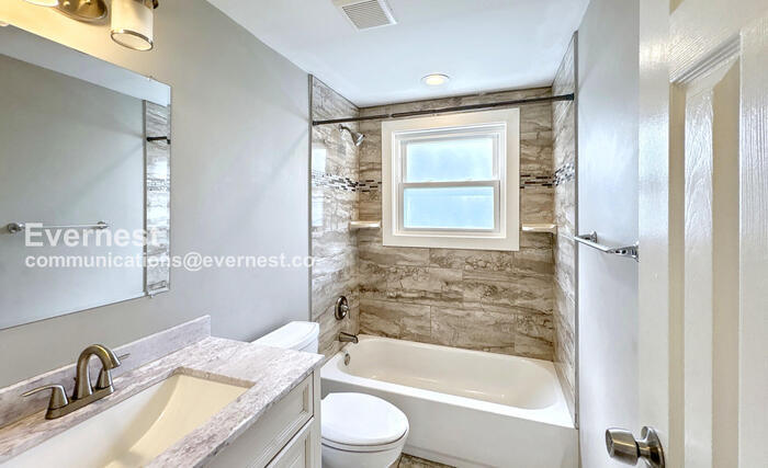 Building Photo - 588 Catskill Dr