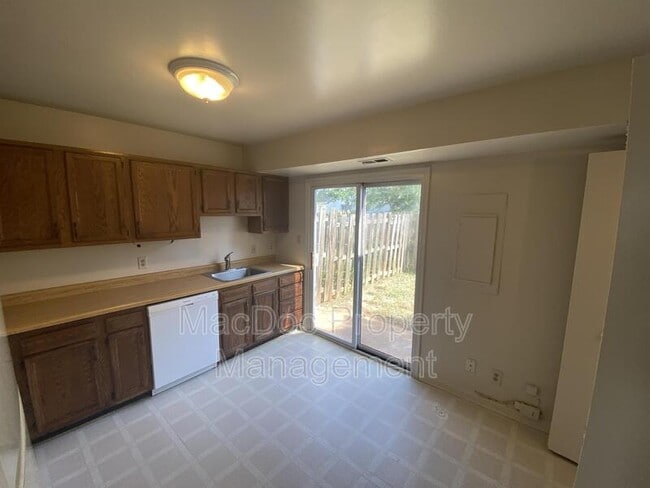 Building Photo - 509 Powhatan Ct