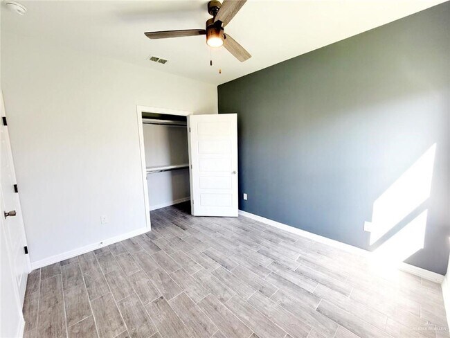 Building Photo - 3815 Las Vistas Ln