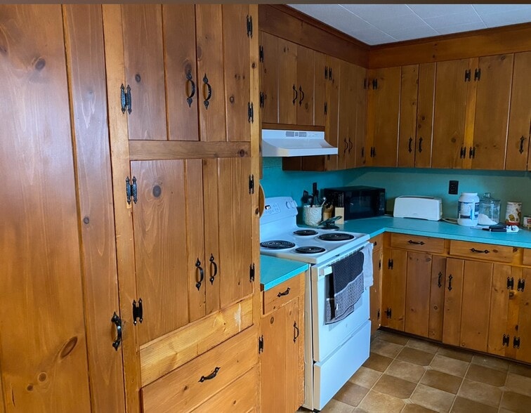 Building Photo - 5 Bayley Ave