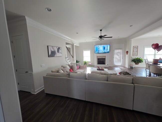 Building Photo - 432 Setter Trail