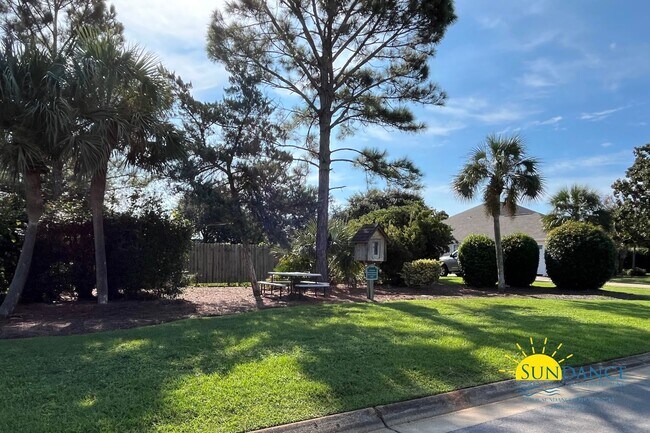 Building Photo - Efficient Solar 4-Bedroom Home in Navarre’s La Fontaine Gated Community with Deeded Beach Access!