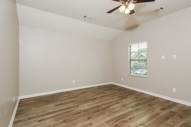 Building Photo - 131 Bethany Manor Dr