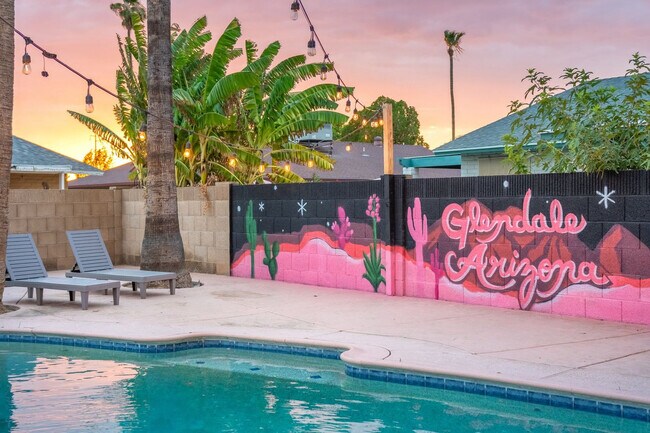 Building Photo - 5747 N 48th Ln