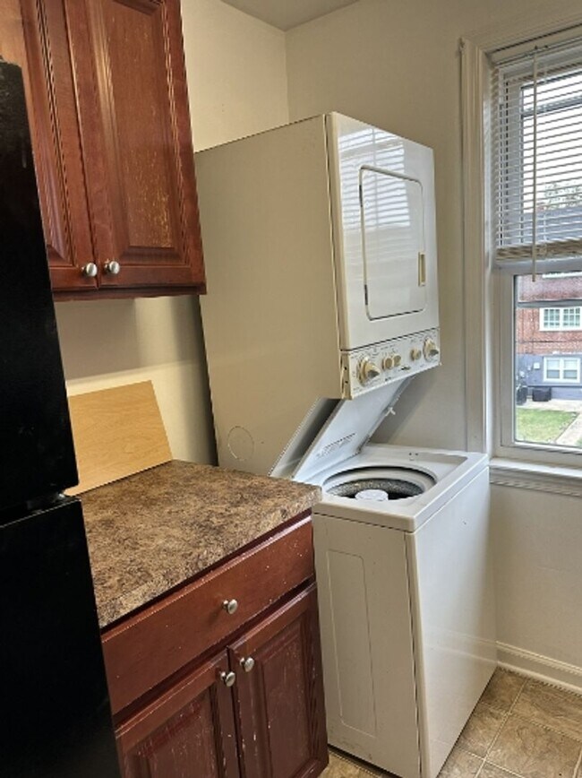 Primary Photo - 3616 Elmley Ave
