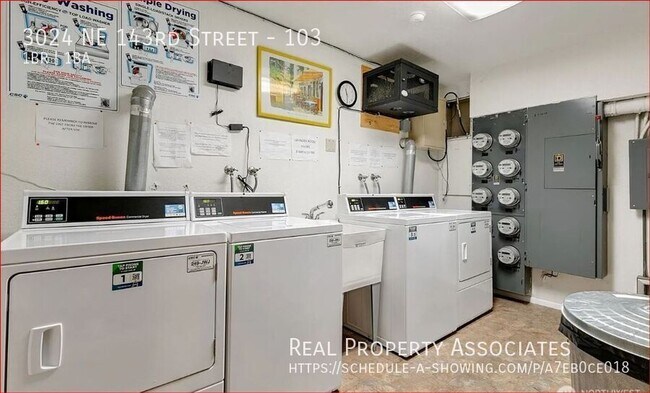 Building Photo - 3024 NE 143rd St