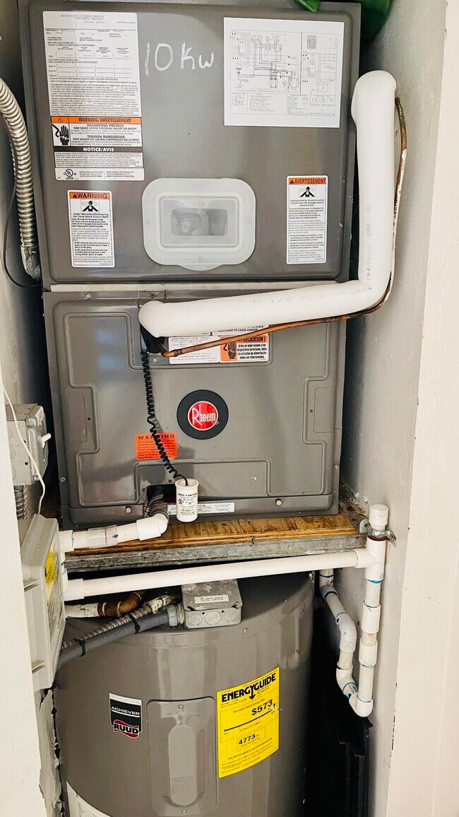 Building Photo - 107 Half Moon Cir