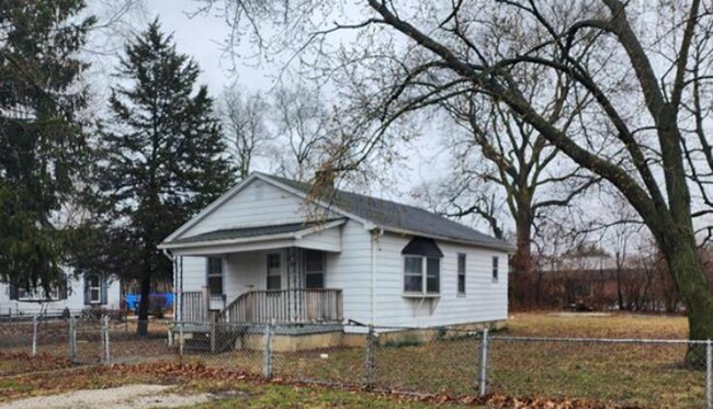 Building Photo - 1004 Hampton Ave