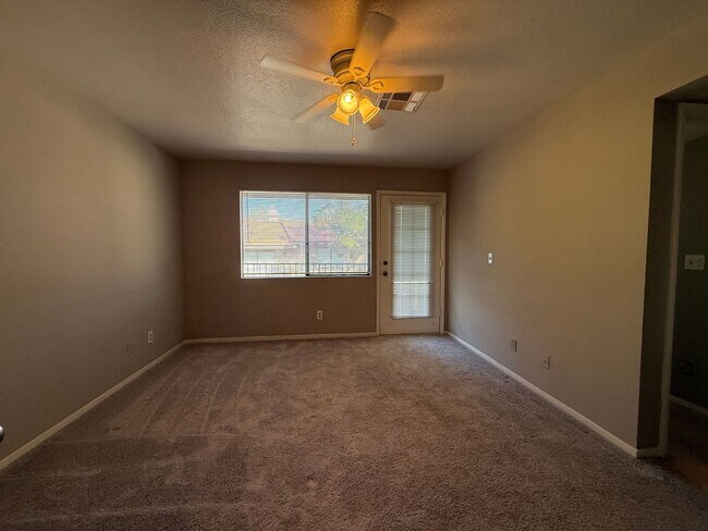 Building Photo - Townhome for Rent