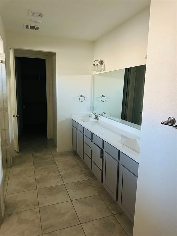 Building Photo - 608 Sixpence Ln