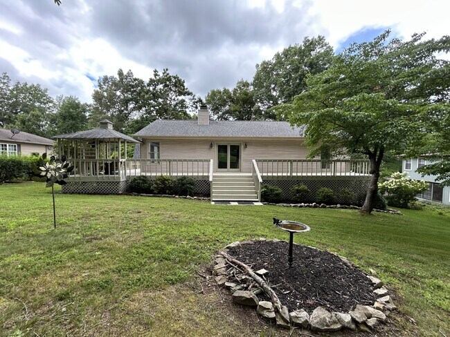 Building Photo - 203 Snead Dr