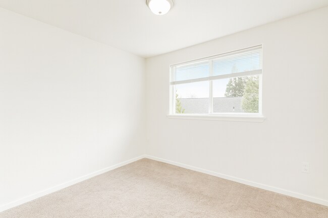Building Photo - Modern Duplex with Garage and Backyard