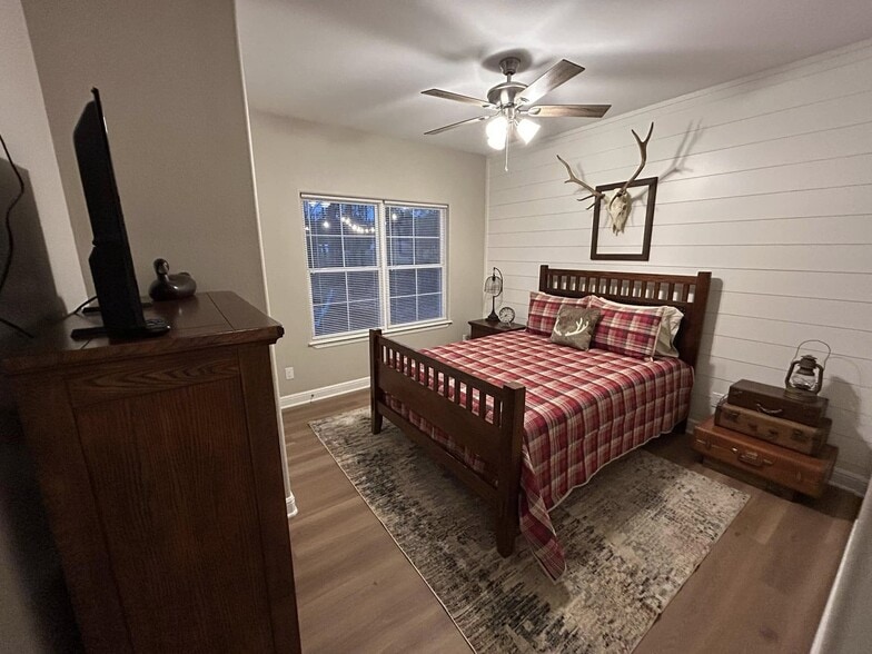 Furnished bedroom for reference - 330 Compound Dr