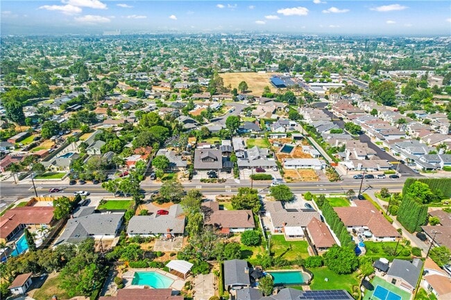Building Photo - 1281 La Colina Dr