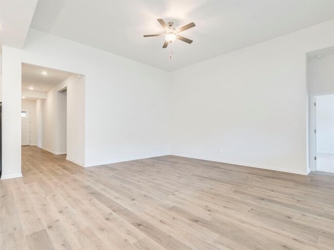 Building Photo - 227 Cathedral Mountain Dr