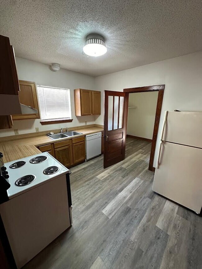 Building Photo - Charming 2-Bedroom Retreat in Mary Esther!