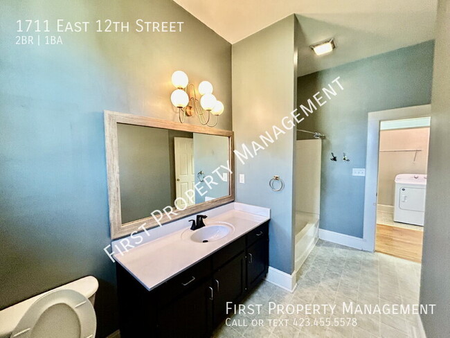 Building Photo - 1711 E 12th St