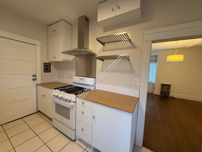 Building Photo - 1806 Filbert St