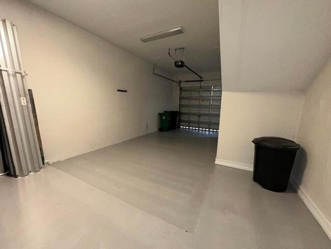 Building Photo - 10320 SW Stephanie Way