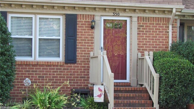 Building Photo - 350 San Roman Dr