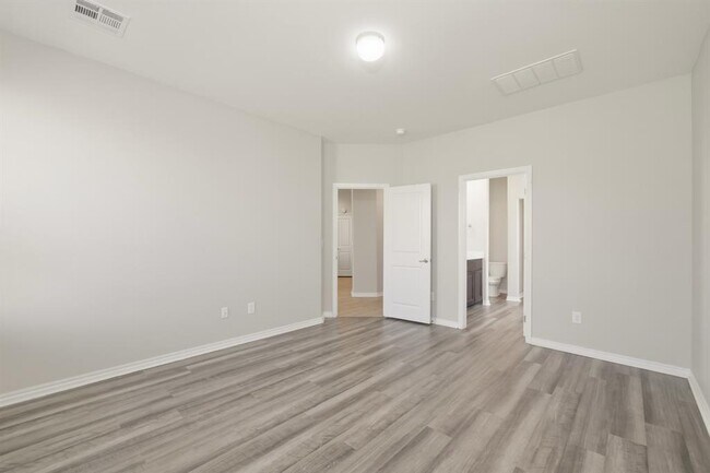 Building Photo - 14013 Babbling Brook Dr