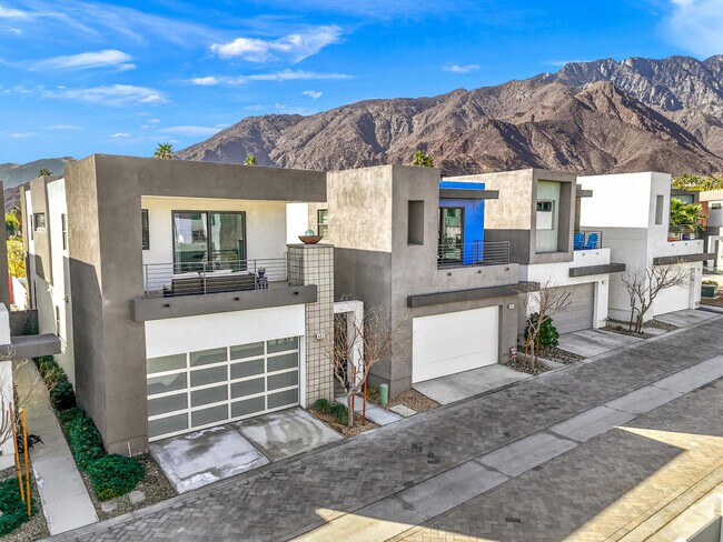 Building Photo - 483 Beacon Way