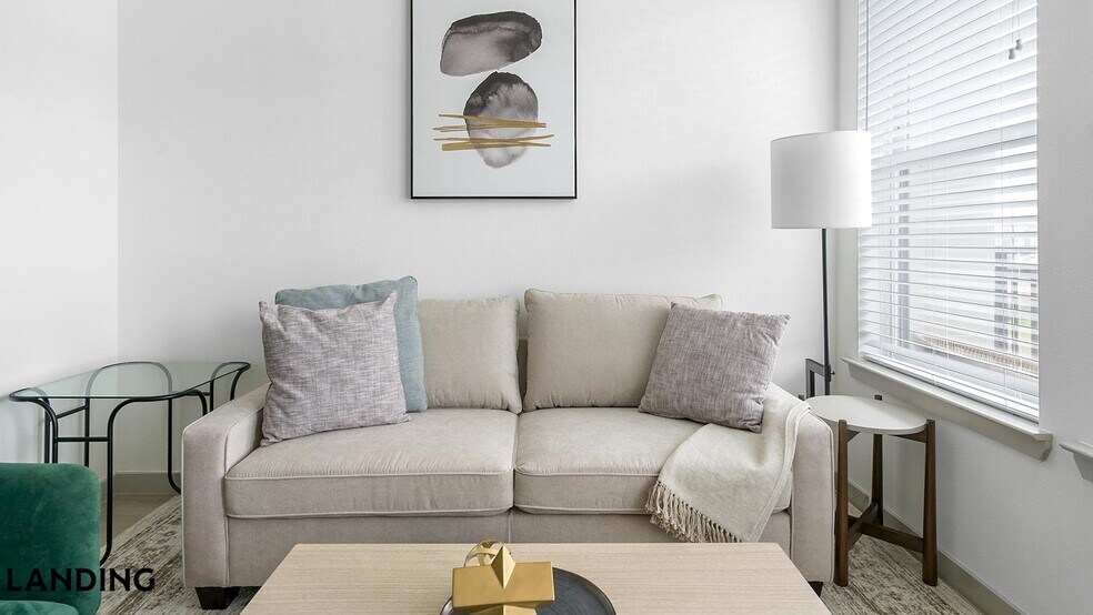 Building Photo - 91 Jensen Dr