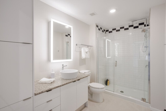 Building Photo - 9-JAN-JAN E 4th St