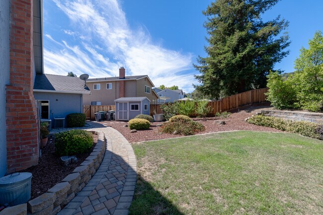 Building Photo - 16770 Wild Oak Ct