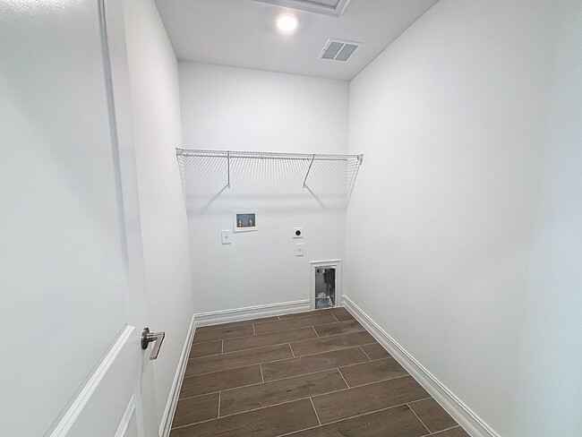 Building Photo - 11807 71st Ave E