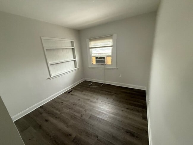 Building Photo - 3943 Front St