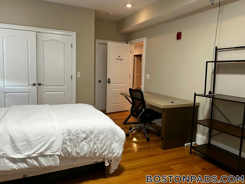 Building Photo - 1778 Commonwealth Ave