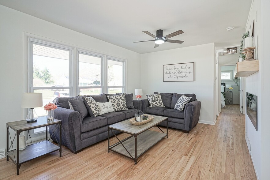 Building Photo - 311 Oakwood Dr