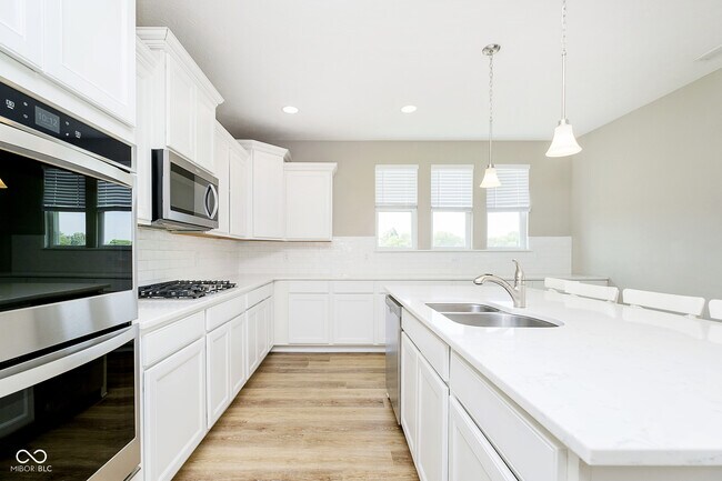 Building Photo - 11916 Redpoll Trl