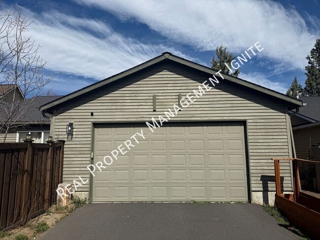 Building Photo - 20633 Couples Ln