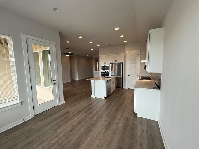 Building Photo - 6410 Velvet Leaf Ln