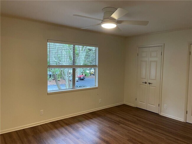 Building Photo - 800 Mallery St