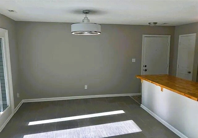 Building Photo - 1320 Park Glen Dr