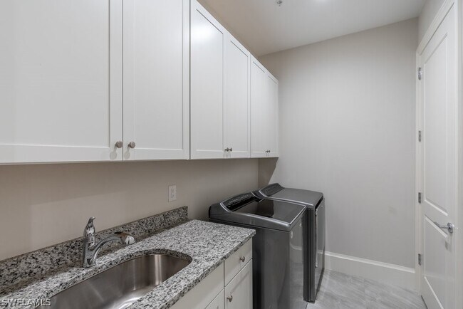 Building Photo - 16366 Corsica Way