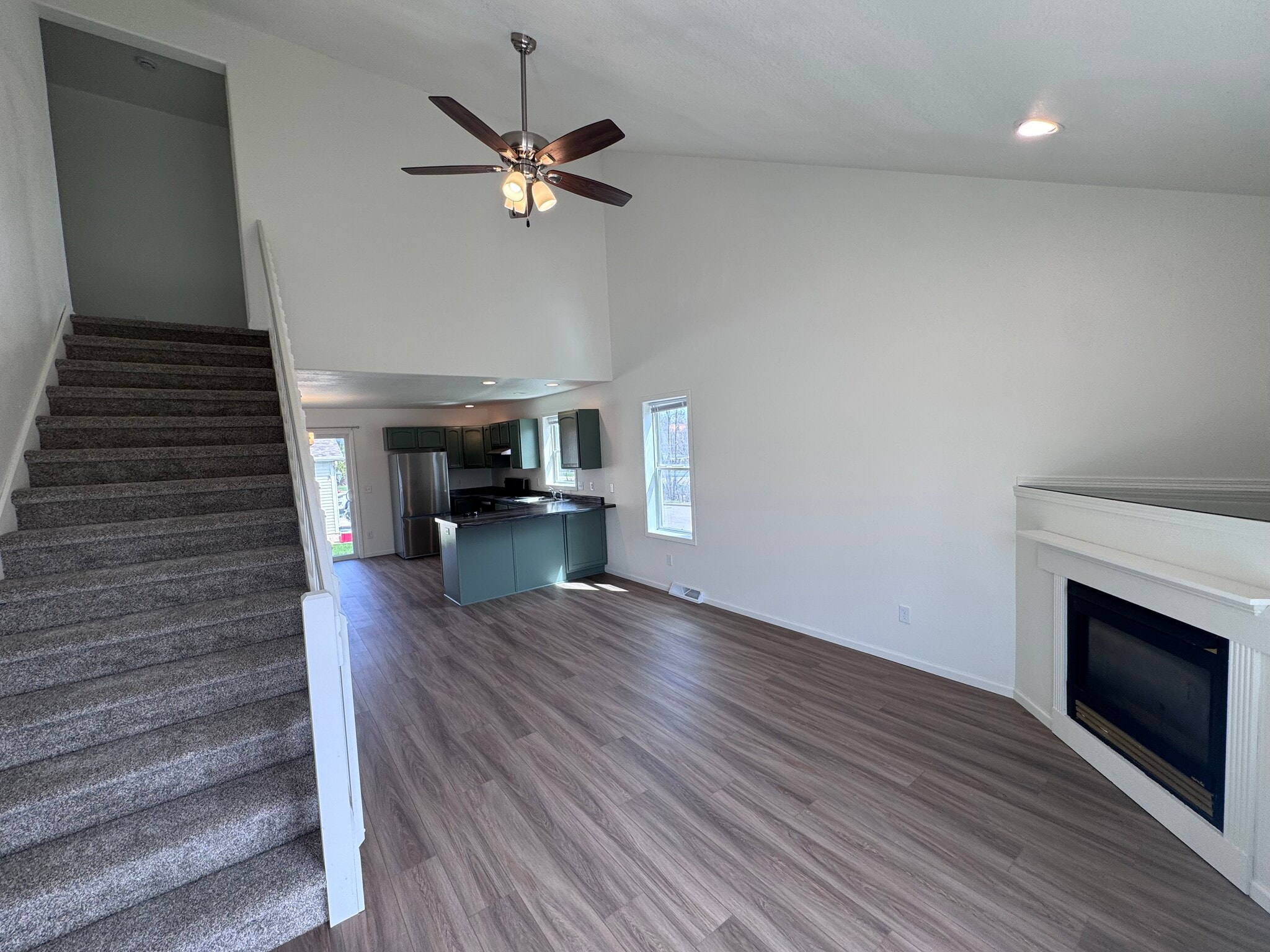 Building Photo - 629 E Pine St