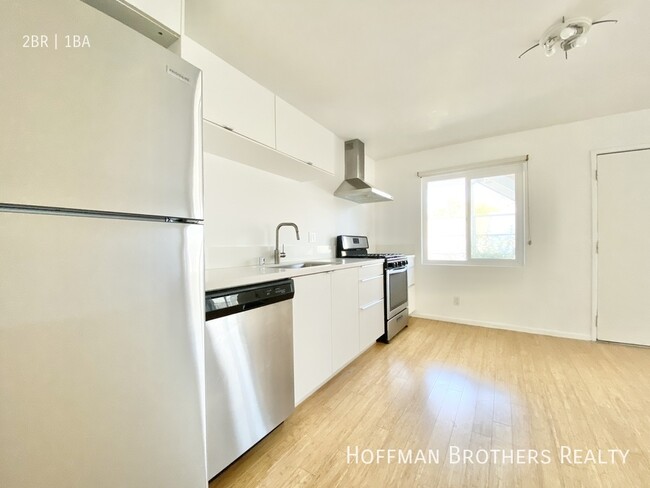 Building Photo - 247 S Ave 55