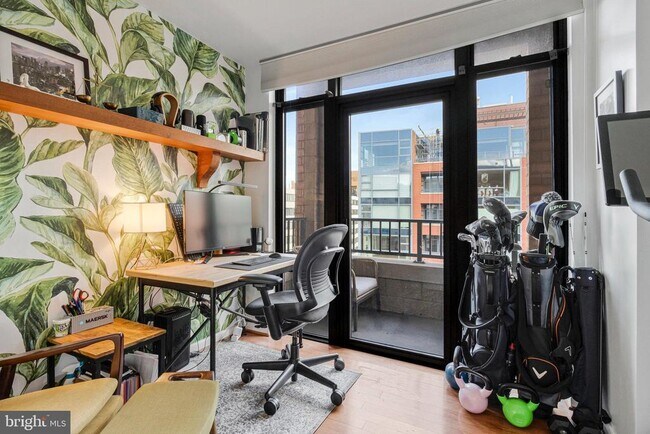 Building Photo - 1001 L St NW