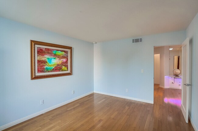 Building Photo - 1128 22nd St