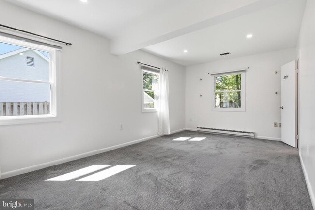 Building Photo - 6432 Ichabod Pl