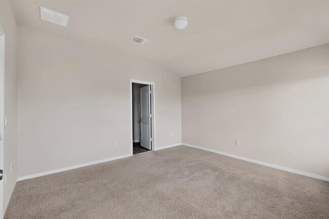 Building Photo - 402 Pentire Way